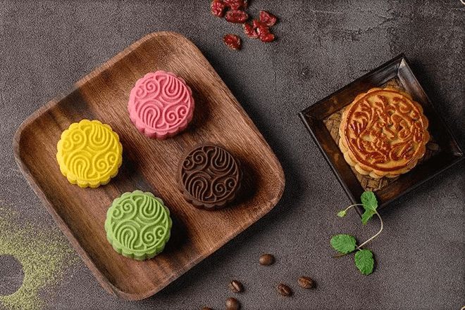 月餅全自動(dòng)刷蛋機(jī)，提高產(chǎn)品產(chǎn)量，提升產(chǎn)品檔次！